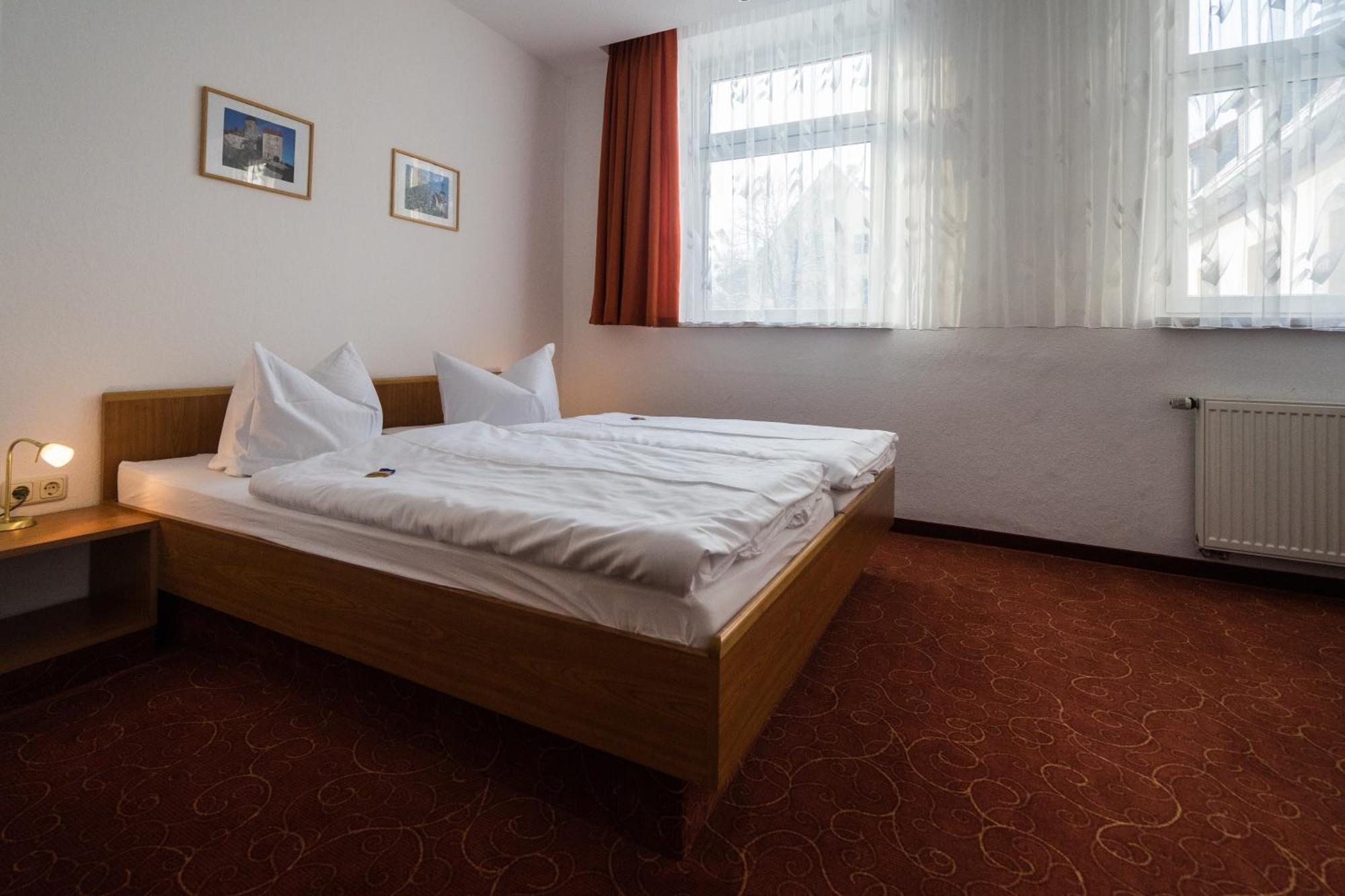 Hotel Zur Post เพียร์นา ภายนอก รูปภาพ