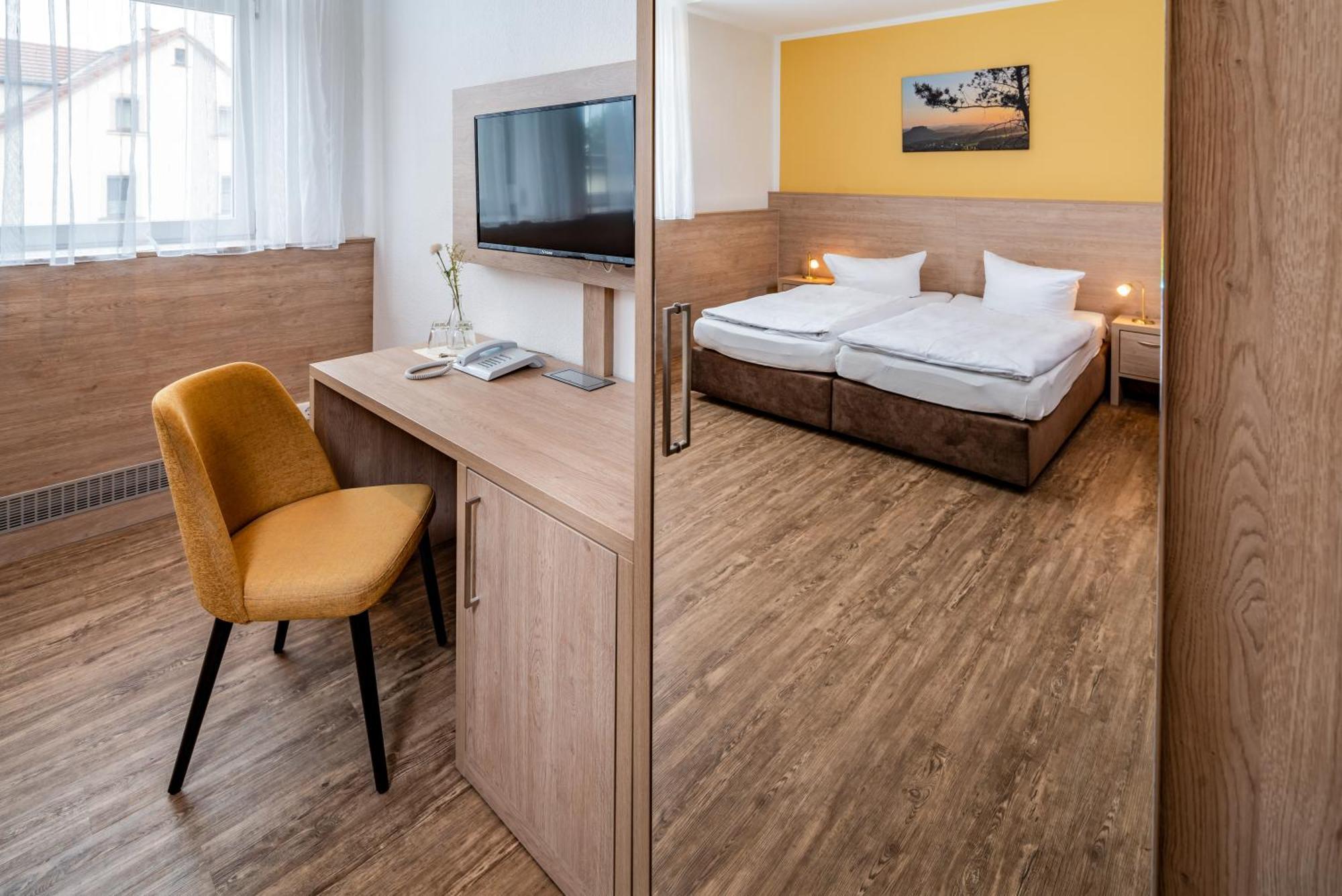 Hotel Zur Post เพียร์นา ภายนอก รูปภาพ