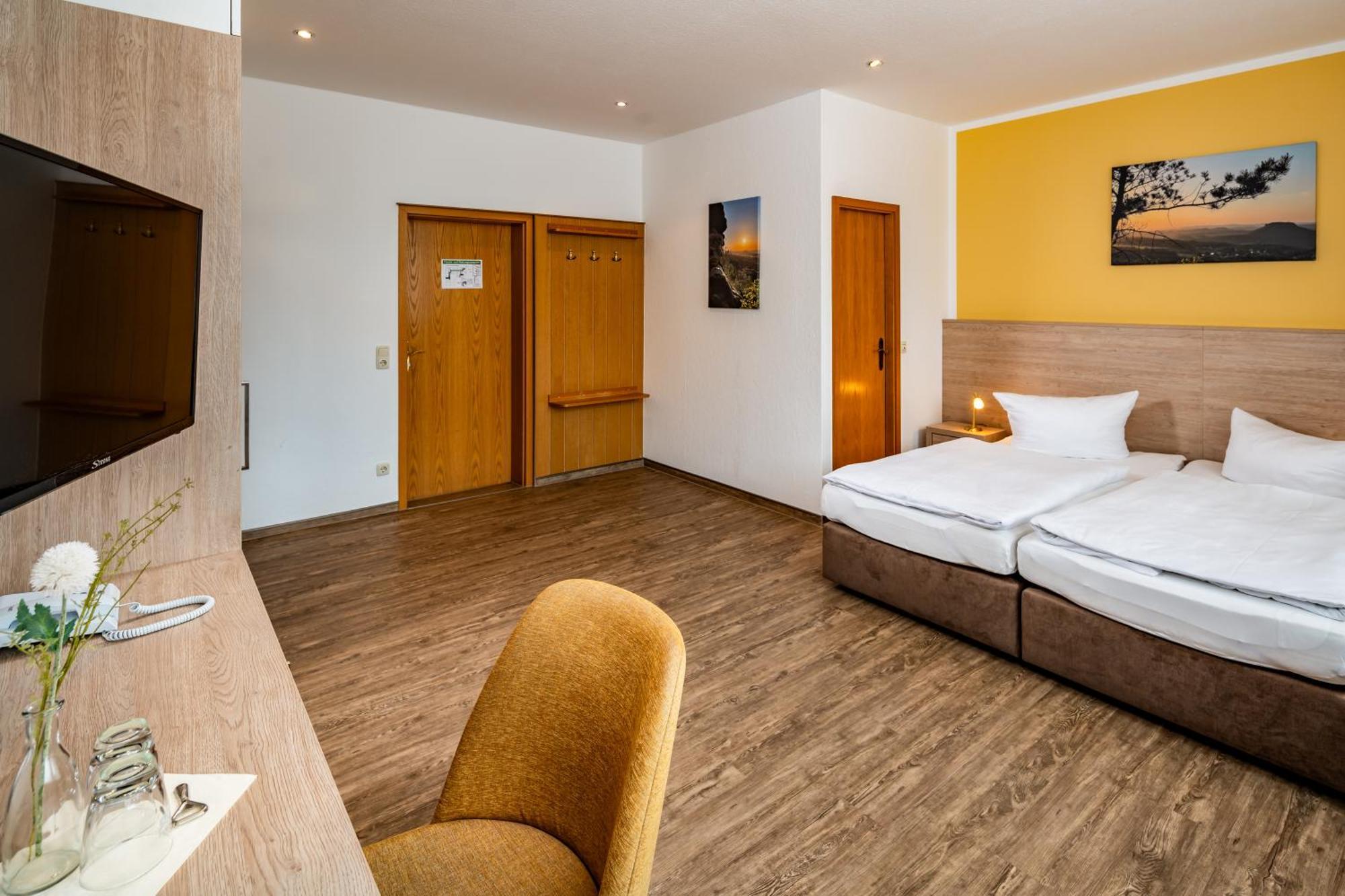 Hotel Zur Post เพียร์นา ภายนอก รูปภาพ
